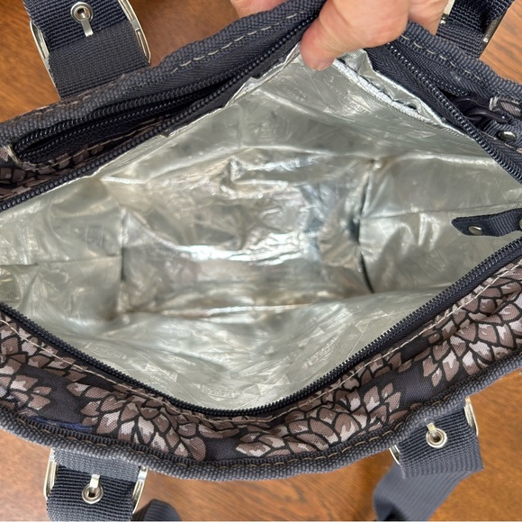 Rachel Ray Lunchbag. Floral, SilverInsulated. 1 Main & 1 small section. 12x9x5”. - Picture 2 of 7